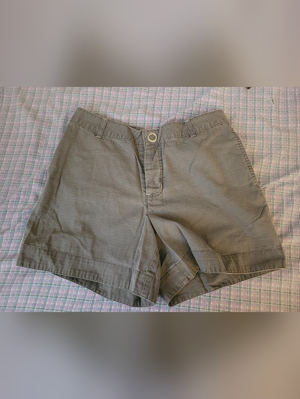 GAP Women's Shorts — Olive Size 2